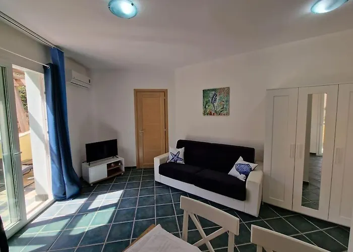 Corallo Bilocale Vista Collina Daire *